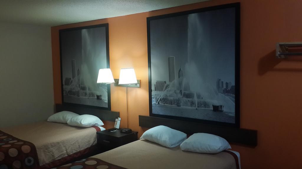 Super 8 By Wyndham Morris Hotel Luaran gambar